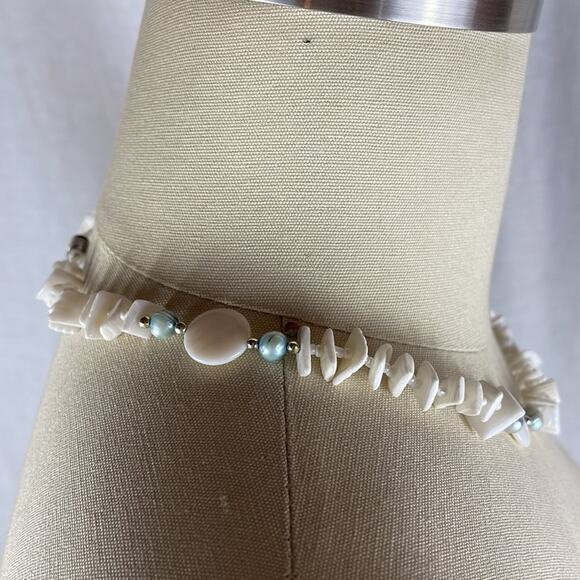 Cottage Grandmother White Shell Necklace - Picture 3 of 3